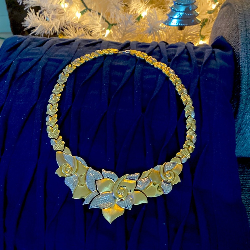Large 10K Flower Necklace